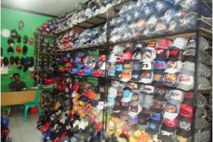 Pengusaha Topi di Sentra Topi  Rahayu  Kab. Bandung 